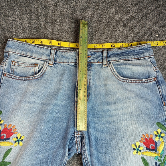 Zara Basic Denim Jeans Women 6 Blue Light Wash Floral Embroidered Boho Cottage - Picture 4 of 13